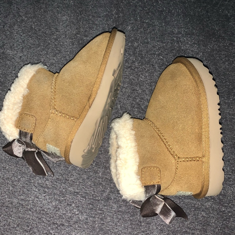 UGG Kids Chestnut Suede Faux-Fur Boot with Bow